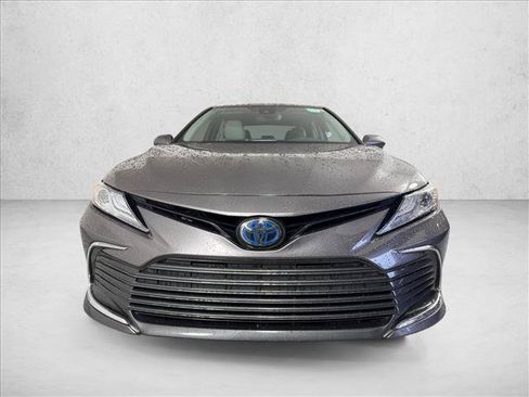 Used 2022 Toyota Camry XLE FWD image 8