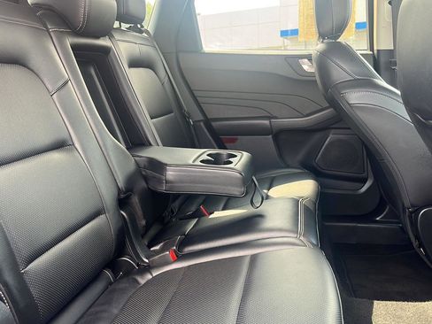 Used 2022 Ford Escape Titanium image 36