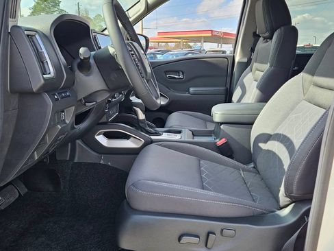 New 2026 Nissan Frontier SV w/ SV Convenience Package AWD/4WD image 3