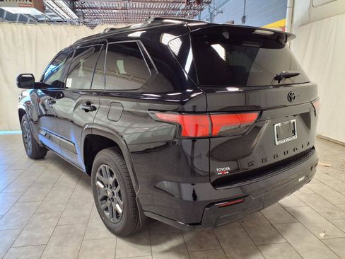 New 2026 Toyota Sequoia Platinum image 7