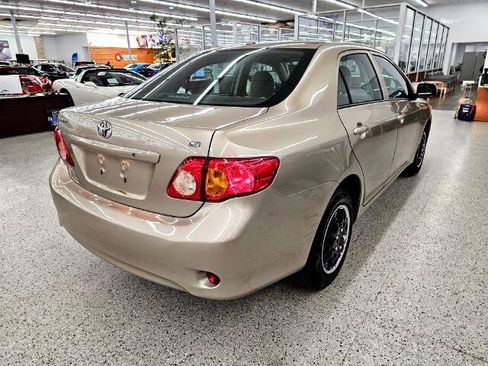 Used 2010 Toyota Corolla LE w/ All Weather Guard Pkg image 4