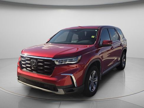Used 2025 Honda Pilot EX-L image 3