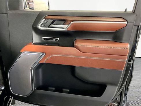Certified 2025 GMC Sierra 1500 Denali Ultimate AWD/4WD image 28