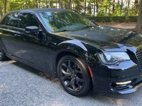 Used 2021 Chrysler 300 S w/ S Model Appearance Package RWD image 2
