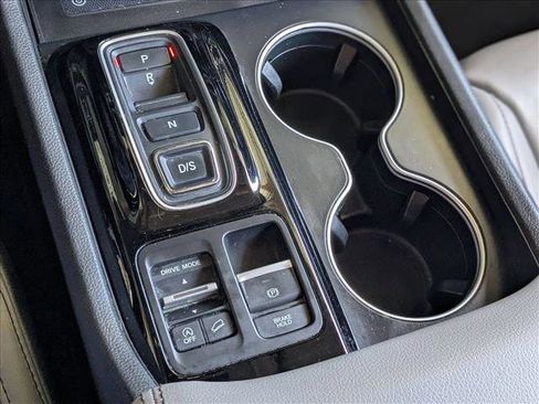 Used 2023 Honda Pilot Touring image 12