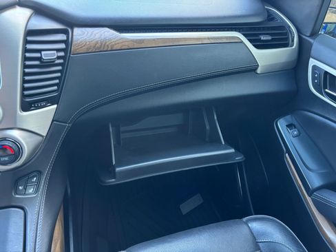 Used 2020 GMC Yukon Denali w/ Denali Premium Package image 29