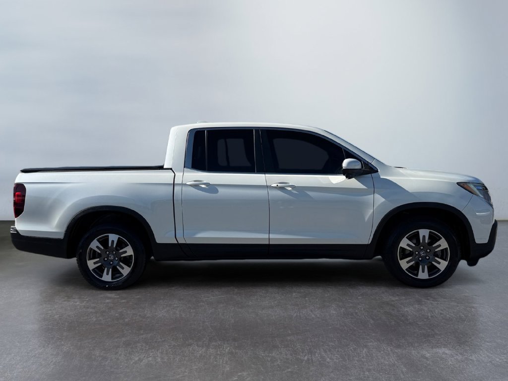 Used 2017 Honda Ridgeline RTL-T image 2