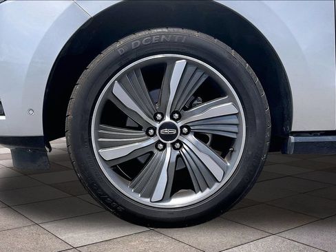 Used 2019 Lincoln Navigator L Select w/ Technology Package RWD image 9