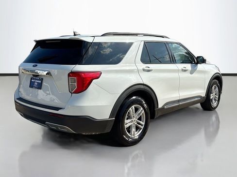 Used 2024 Ford Explorer XLT w/ Equipment Group 202A image 5