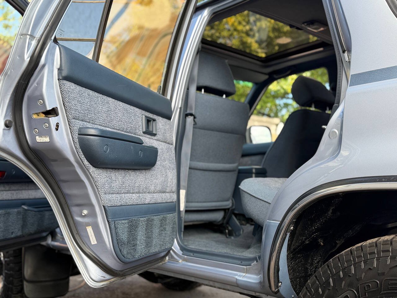 Used 1990 Toyota 4Runner SR5 AWD/4WD image 32