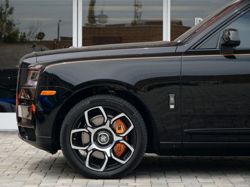 Used 2023 Rolls-Royce Cullinan Black Badge w/ Dark Exterior Package AWD/4WD image 12