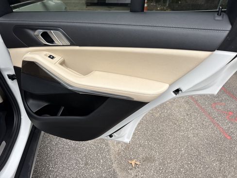 Used 2021 BMW X5 sDrive40i w/ Convenience Package image 16