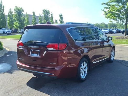 Certified 2020 Chrysler Pacifica Limited FWD image 4
