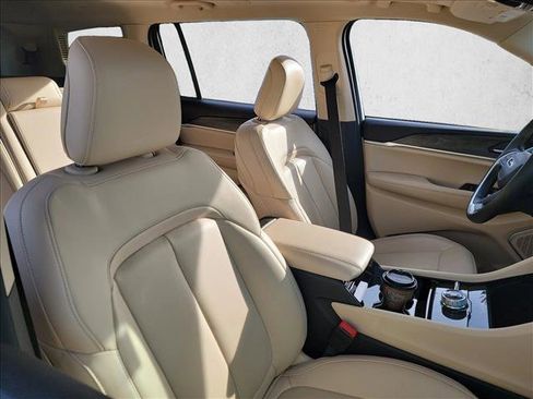 Used 2022 Jeep Grand Cherokee L Limited image 15