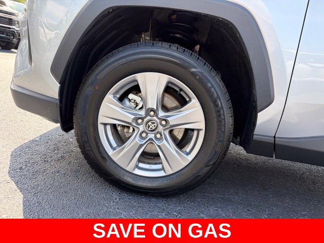 Used 2025 Toyota RAV4 XLE AWD/4WD image 9