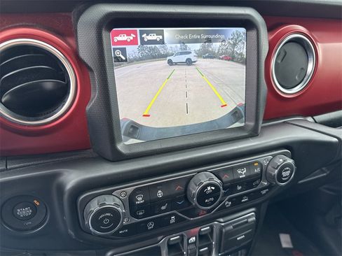 Used 2022 Jeep Gladiator Rubicon w/ LED Lighting Group image 21