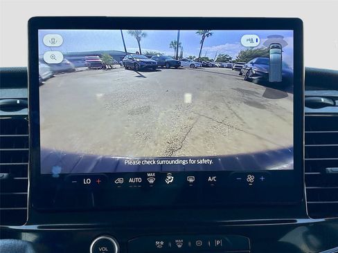 Used 2023 Ford Transit 350 XLT image 14