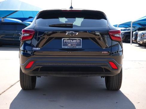 Used 2025 Chevrolet Trax RS w/ Sunroof Package FWD image 4