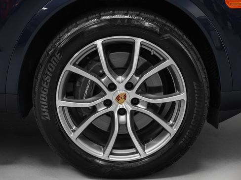 Used 2025 Porsche Cayenne Coupe AWD/4WD image 15