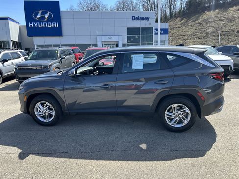 Used 2025 Hyundai Tucson SE image 17