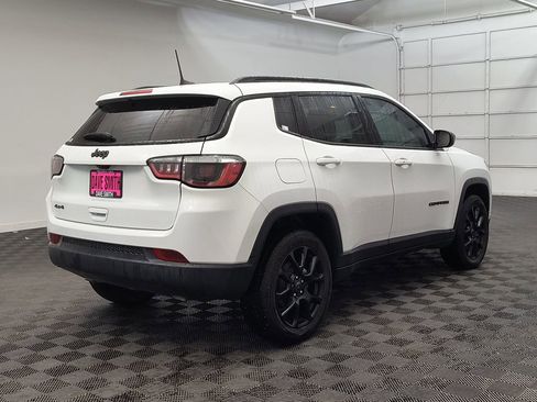 Used 2025 Jeep Compass Latitude w/ Altitude Special Edition image 8