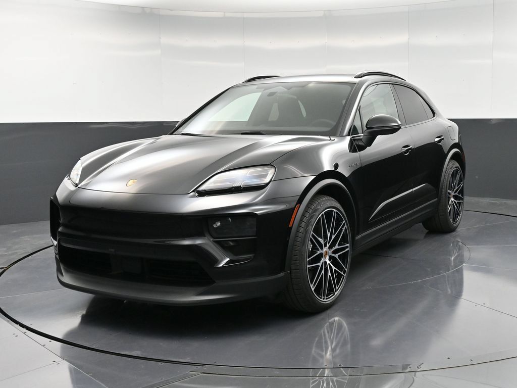 Certified 2025 Porsche Macan 4S Electric AWD/4WD image 1