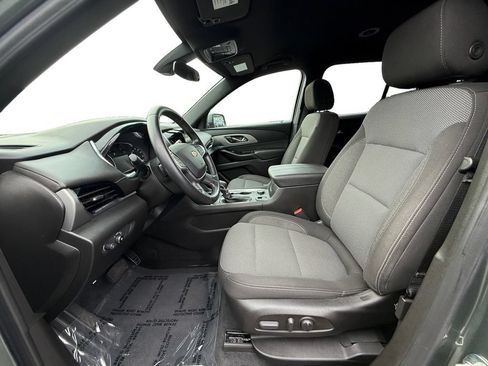 Used 2023 Chevrolet Traverse LT AWD/4WD image 6