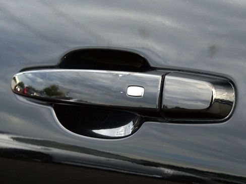 Used 2016 Chevrolet Camaro LT w/ Technology Package image 13