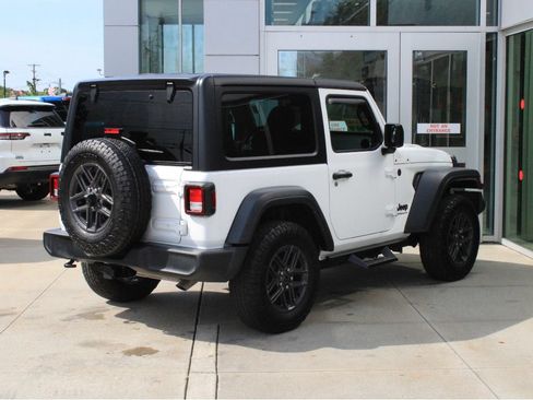 Used 2024 Jeep Wrangler Sport AWD/4WD image 6