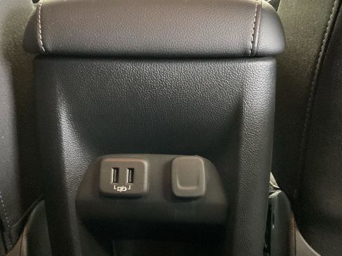 Used 2022 GMC Canyon Elevation image 18