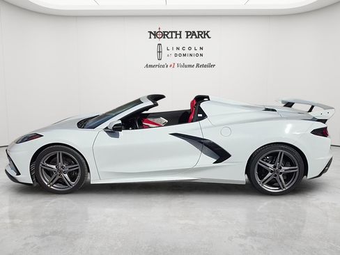 Used 2023 Chevrolet Corvette Stingray Preferred Conv w/ Z51 Performance Package RWD image 2