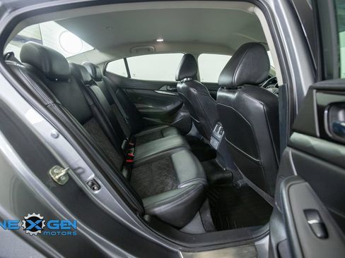 Used 2018 Nissan Maxima SR w/ Midnight Edition FWD image 37
