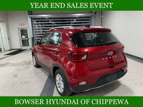 Used 2020 Hyundai Venue SEL image 4