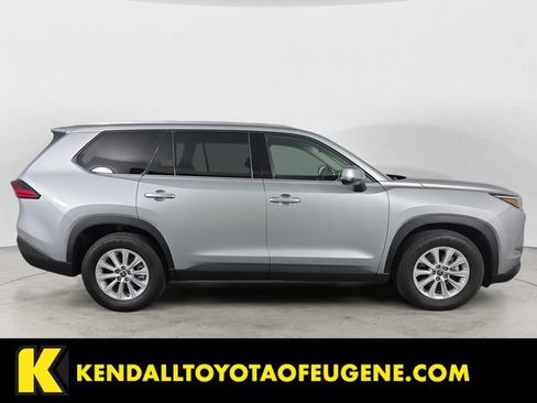 Used 2025 Toyota Grand Highlander AWD image 6
