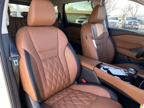 New 2026 Nissan Rogue Platinum w/ Platinum Premium Package image 11