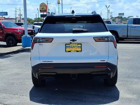 New 2026 Chevrolet Equinox RS w/ Convenience Package III FWD image 6