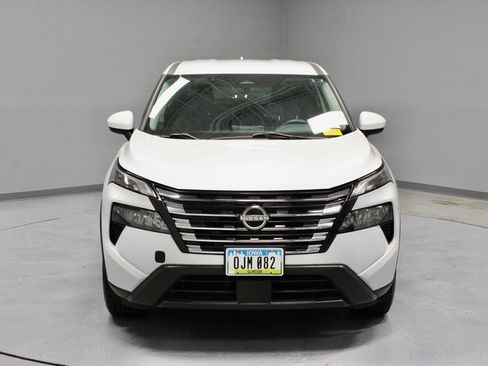 Used 2024 Nissan Rogue SV AWD/4WD image 6