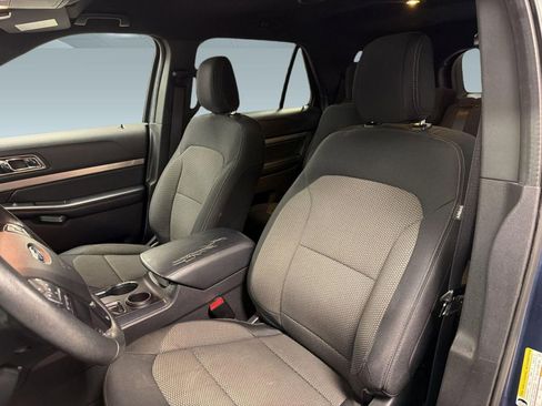 Used 2018 Ford Explorer XLT FWD image 23