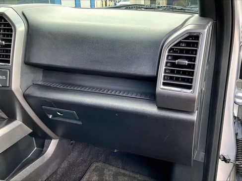 Used 2016 Ford F150 XLT w/ Equipment Group 302A Luxury image 19