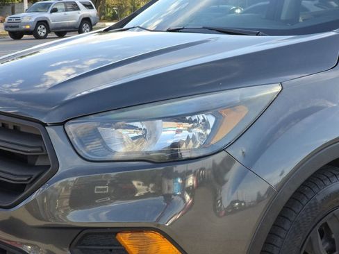 Used 2019 Ford Escape S image 7