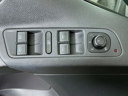 Used 2017 Volkswagen Tiguan S image 15