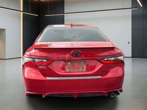 Used 2022 Toyota Camry SE w/ Convenience Package FWD image 7