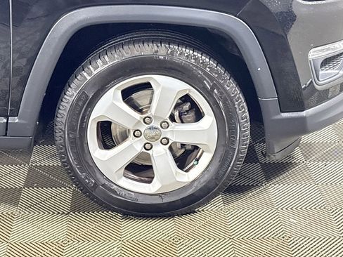 Used 2018 Jeep Compass Latitude w/ Popular Equipment Group FWD image 22