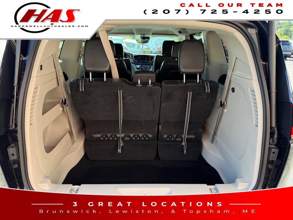 Used 2024 Chrysler Pacifica Touring-L FWD image 15