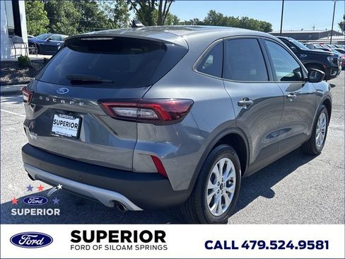 Used 2025 Ford Escape Active w/ Tech Pack #1 FWD image 3
