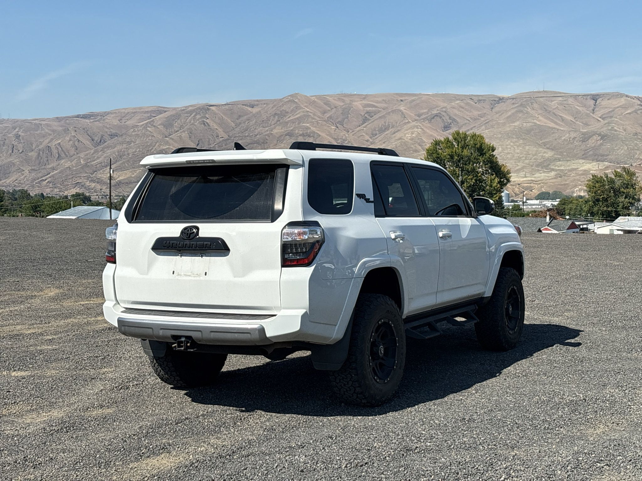Used 2020 Toyota 4Runner TRD Off-Road Premium AWD/4WD image 12