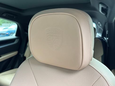 Used 2026 Porsche Cayenne E-Hybrid Coupe AWD/4WD image 22