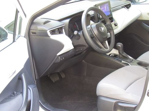 Certified 2026 Toyota Corolla SE FWD image 9
