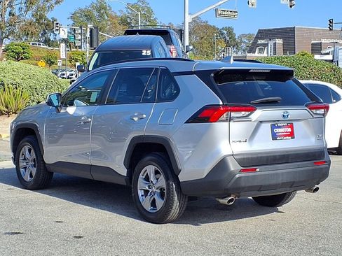 Used 2022 Toyota RAV4 XLE w/ Convenience Package AWD/4WD image 3