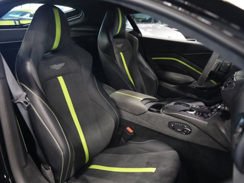 Used 2023 Aston Martin V8 Vantage Coupe RWD image 35